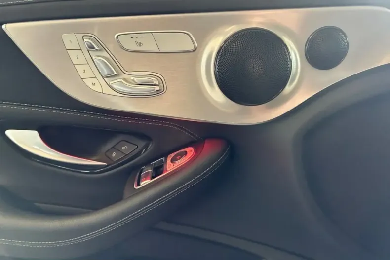 Mercedes-Benz C 43 AMG (Clasa C) din 2021 cu 48.121 km - oferta MER226063 - foto 8