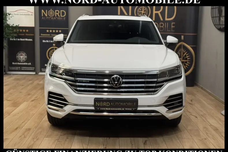 Volkswagen Touareg din 2023 cu 69.712 km - oferta VOL226070 - foto 2
