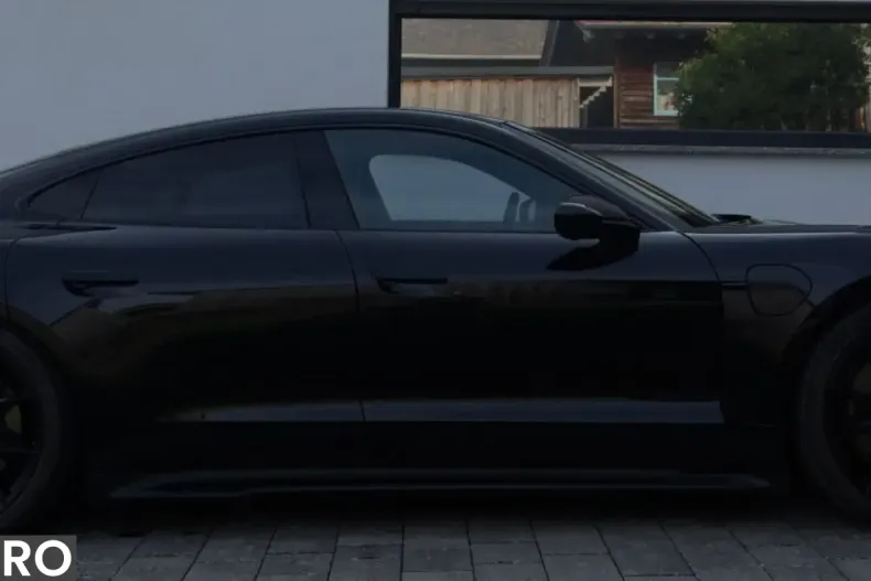 Porsche Taycan din 2023 cu 35.991 km - oferta POR226077 - foto 4