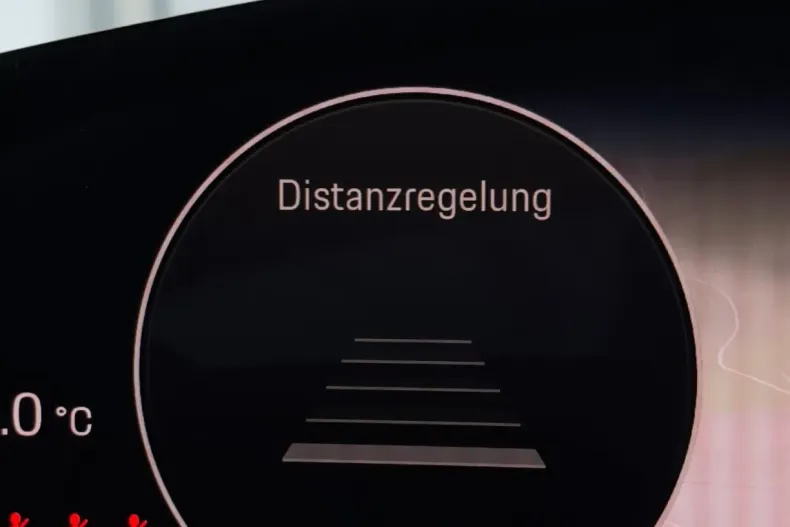 Porsche Taycan din 2023 cu 35.991 km - oferta POR226077 - foto 25