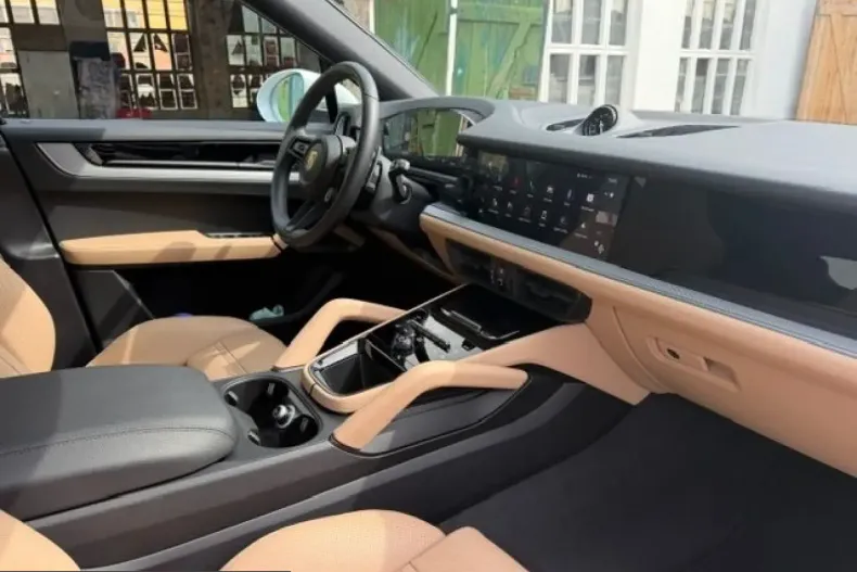 Porsche Cayenne din 2025 cu 21.700 km - oferta POR226081 - foto 7