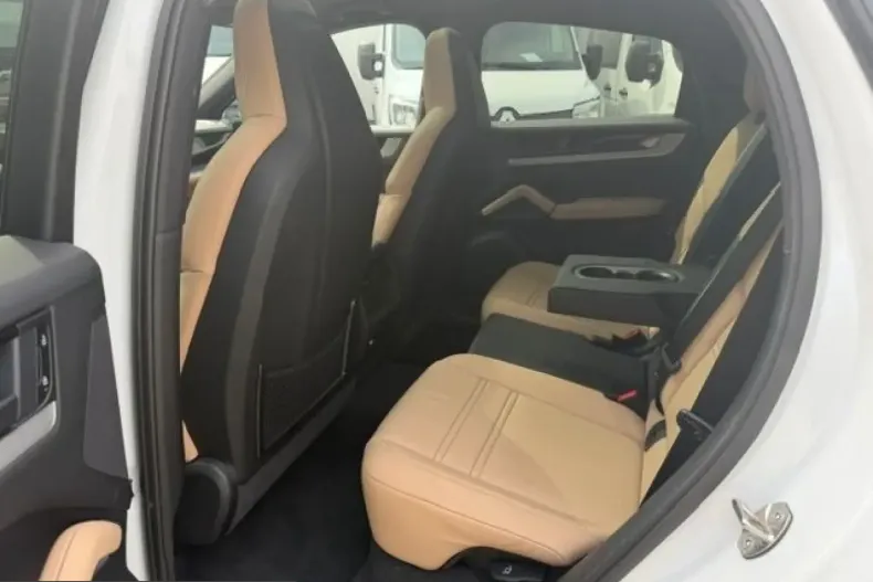 Porsche Cayenne din 2025 cu 21.700 km - oferta POR226081 - foto 11