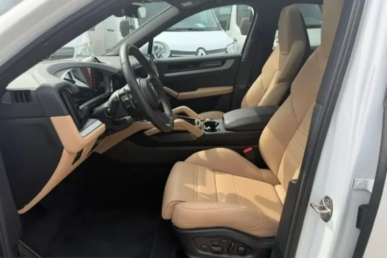 Porsche Cayenne din 2025 cu 21.700 km - oferta POR226081 - foto 12