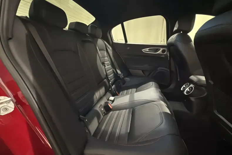 Alfa Romeo Giulia din 2023 cu 17.470 km - oferta ALF226094 - foto 10