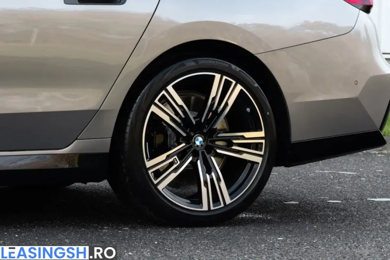 BMW 740 (Seria 7) din 2025 cu 15.900 km - oferta BMW226104 - foto 10