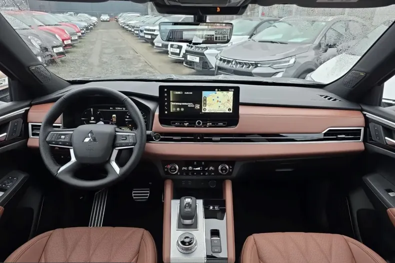 Mitsubishi Plug-in Hybrid Outlander din 2025 cu 15.998 km - oferta MIT226159 - foto 2
