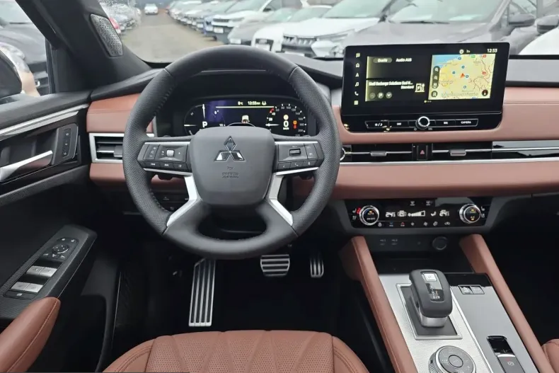 Mitsubishi Plug-in Hybrid Outlander din 2025 cu 15.998 km - oferta MIT226159 - foto 10