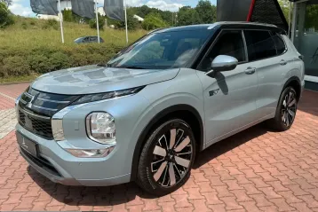 Mitsubishi Plug-in Hybrid Outlander din 2025 - oferta MIT226165