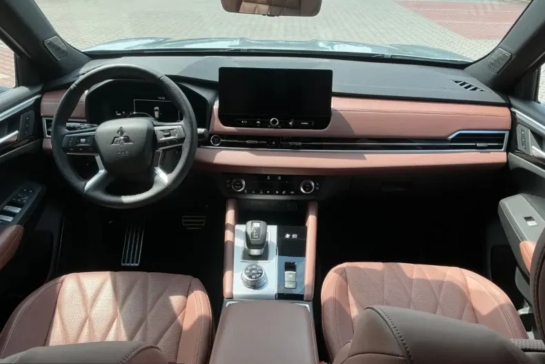 Mitsubishi Plug-in Hybrid Outlander din 2025 cu 15.086 km - oferta MIT226165 - foto 2