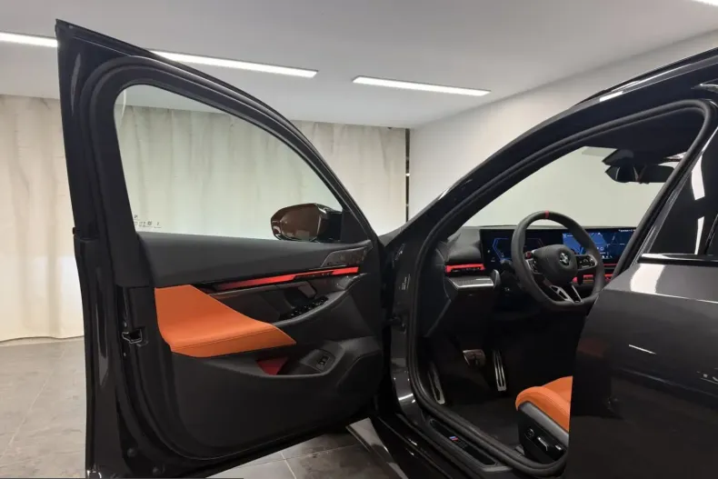 BMW M5 (Seria 5) din 2025 cu 2.585 km - oferta BMW226171 - foto 37