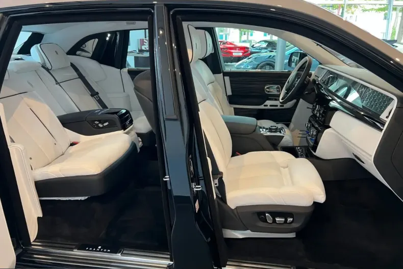 Rolls-Royce Phantom din 2024 cu 9.882 km - oferta ROL226190 - foto 14