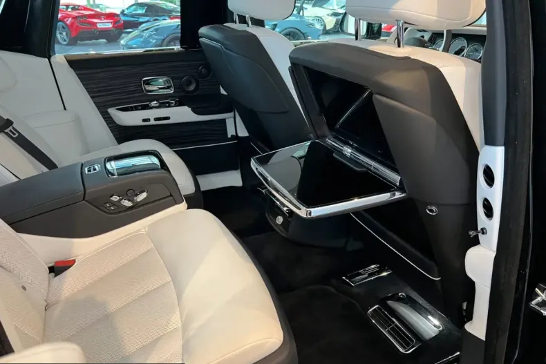 Rolls-Royce Phantom din 2024 cu 9.882 km - oferta ROL226190 - foto 15