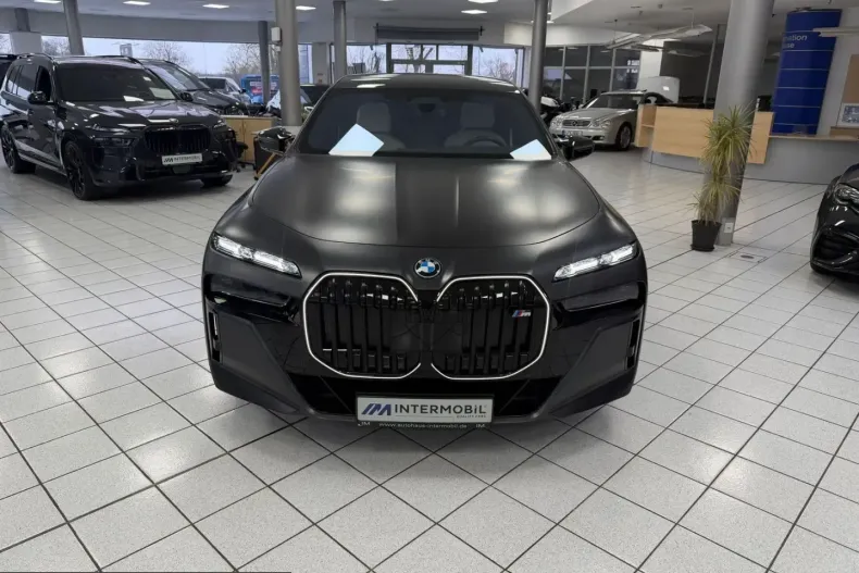 BMW M760 (Seria 7) din 2024 cu 29.235 km - oferta BMW226191 - foto 1