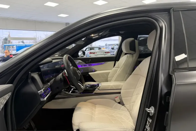 BMW M760 (Seria 7) din 2024 cu 29.235 km - oferta BMW226191 - foto 2