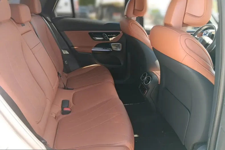 Mercedes-Benz GLC 300 (Clasa GLC) din 2025 cu 21.433 km - oferta MER226198 - foto 15