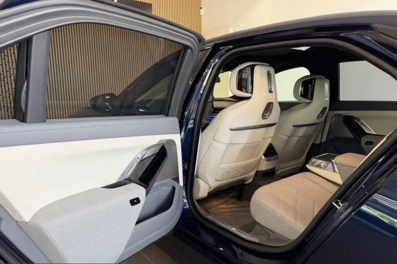 BMW 740 (Seria 7) din 2024 cu 29.990 km - oferta BMW226203 - foto 6