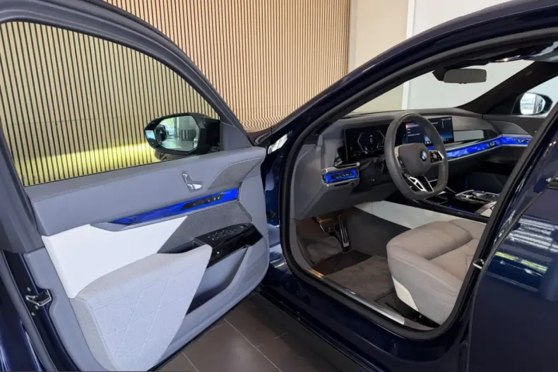 BMW 740 (Seria 7) din 2024 cu 29.990 km - oferta BMW226203 - foto 12