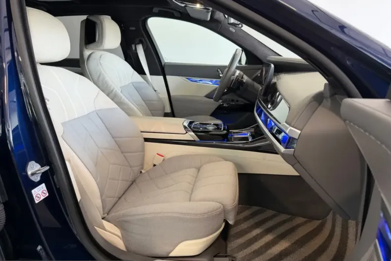 BMW 740 (Seria 7) din 2024 cu 29.990 km - oferta BMW226203 - foto 17