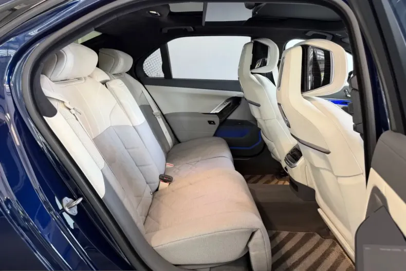 BMW 740 (Seria 7) din 2024 cu 29.990 km - oferta BMW226203 - foto 20
