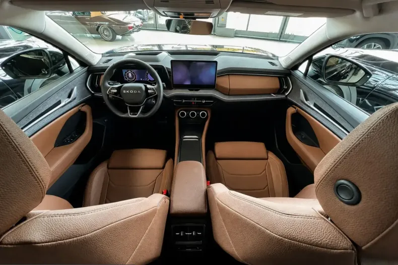 Skoda Kodiaq din 2025 cu 6.800 km - oferta SKO226206 - foto 2