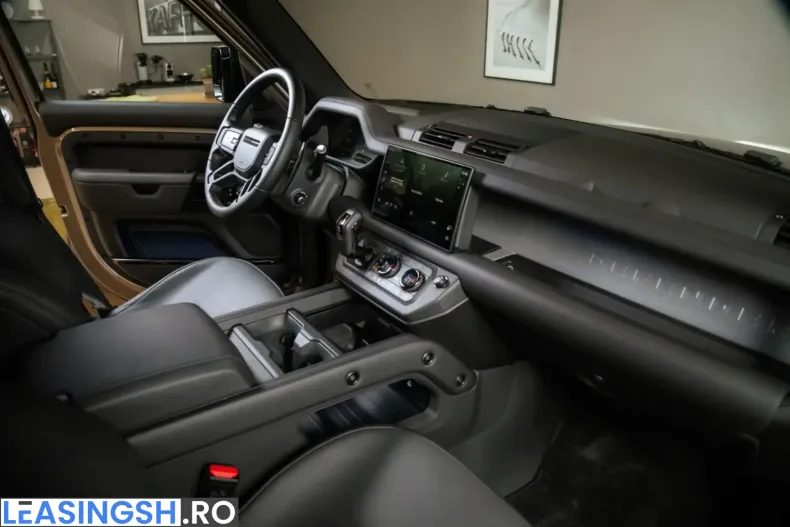 Land Rover Defender din 2025 cu 6.450 km - oferta LAN226232 - foto 24