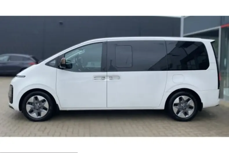 Hyundai Staria din 2022 cu 56.191 km - oferta HYU226237 - foto 4