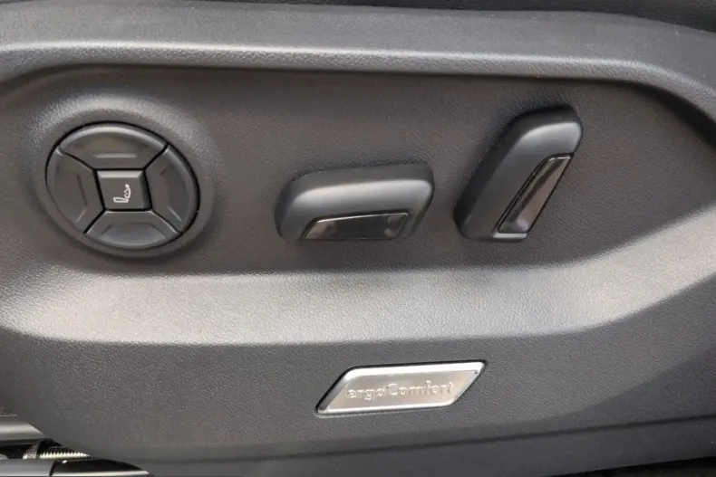 Volkswagen Touareg din 2025 cu 8.687 km - oferta VOL226247 - foto 12
