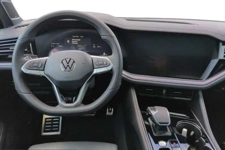 Volkswagen Touareg din 2025 cu 8.687 km - oferta VOL226247 - foto 16