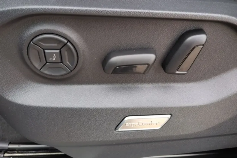 Volkswagen Touareg din 2025 cu 8.687 km - oferta VOL226248 - foto 11