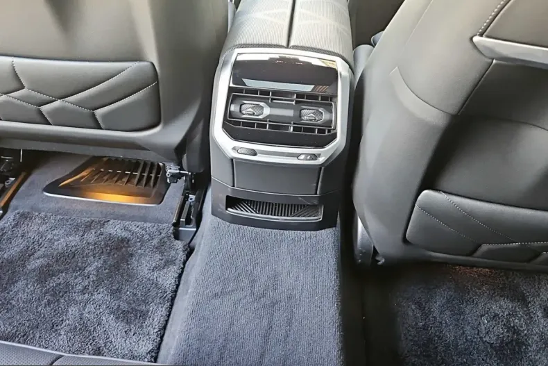 BMW i7 (Seria 7) din 2025 cu 6.664 km - oferta BMW226254 - foto 20