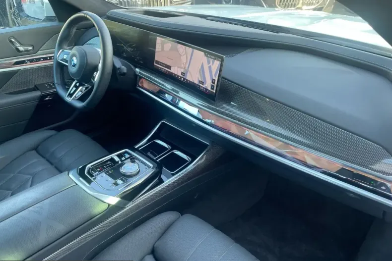 BMW i7 (Seria 7) din 2025 cu 13.533 km - oferta BMW226256 - foto 6