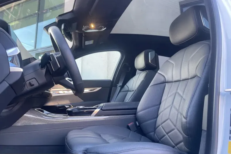 BMW i7 (Seria 7) din 2025 cu 13.533 km - oferta BMW226256 - foto 10
