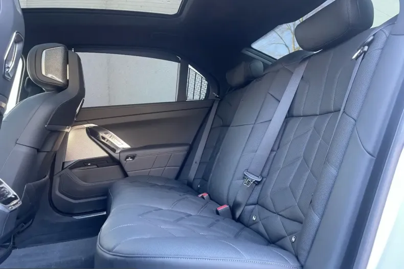 BMW i7 (Seria 7) din 2025 cu 13.533 km - oferta BMW226256 - foto 20