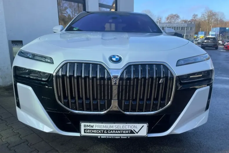 BMW i7 (Seria 7) din 2025 cu 13.533 km - oferta BMW226256 - foto 27