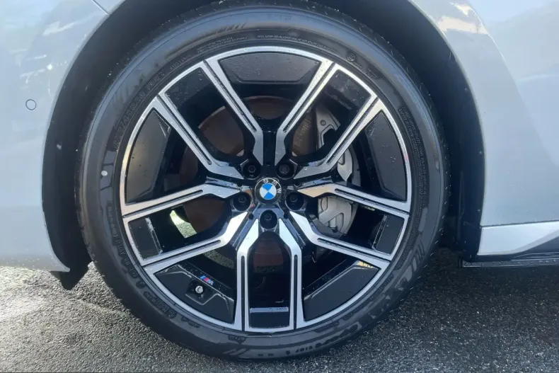 BMW i7 (Seria 7) din 2025 cu 13.533 km - oferta BMW226256 - foto 39