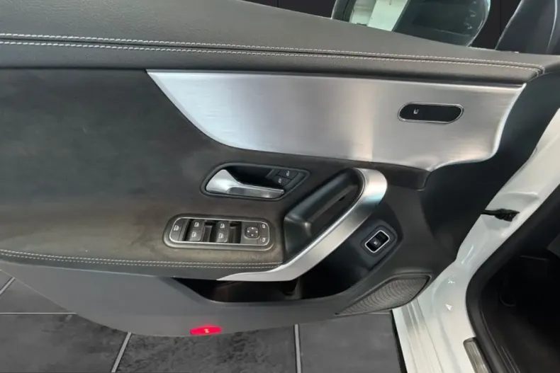 Mercedes-Benz CLA 250 (Clasa CLA) din 2021 cu 45.825 km - oferta MER226271 - foto 10