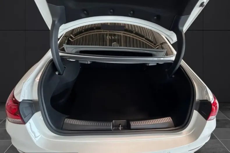 Mercedes-Benz CLA 250 (Clasa CLA) din 2021 cu 45.825 km - oferta MER226271 - foto 16