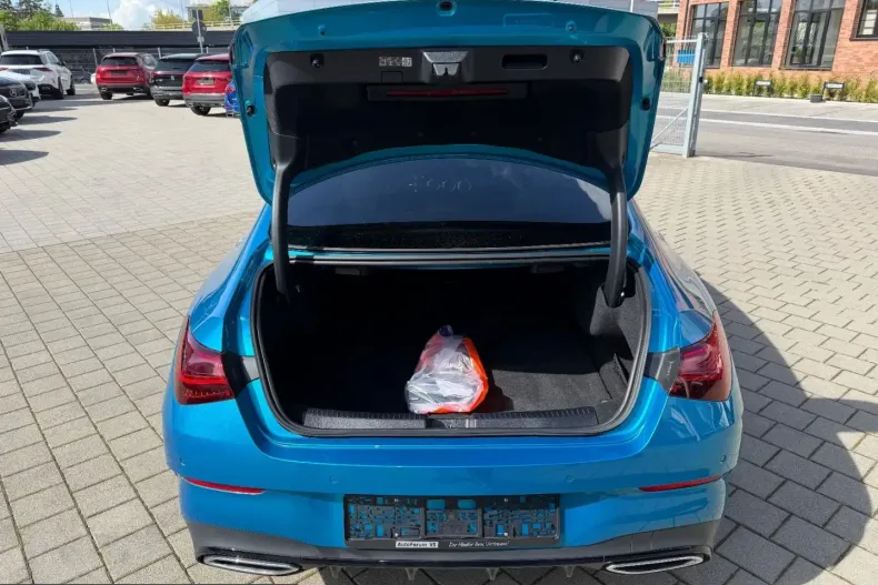 Mercedes-Benz CLA 200 (Clasa CLA) din 2024 cu 22.900 km - oferta MER226272 - foto 9