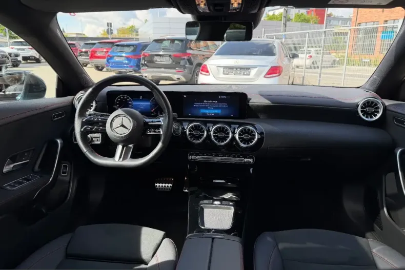 Mercedes-Benz CLA 200 (Clasa CLA) din 2024 cu 22.900 km - oferta MER226272 - foto 16
