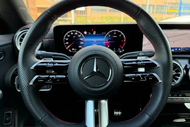 Mercedes-Benz CLA 200 (Clasa CLA) din 2024 cu 22.900 km - oferta MER226272 - foto 17