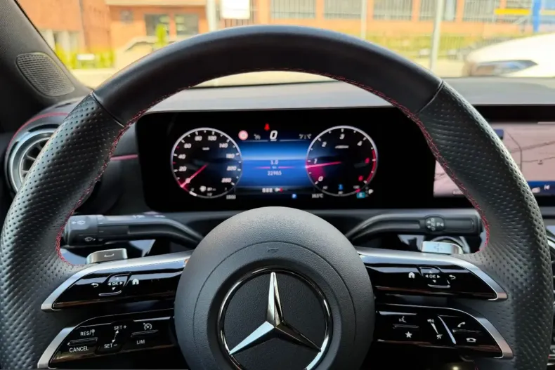 Mercedes-Benz CLA 200 (Clasa CLA) din 2024 cu 22.900 km - oferta MER226272 - foto 18