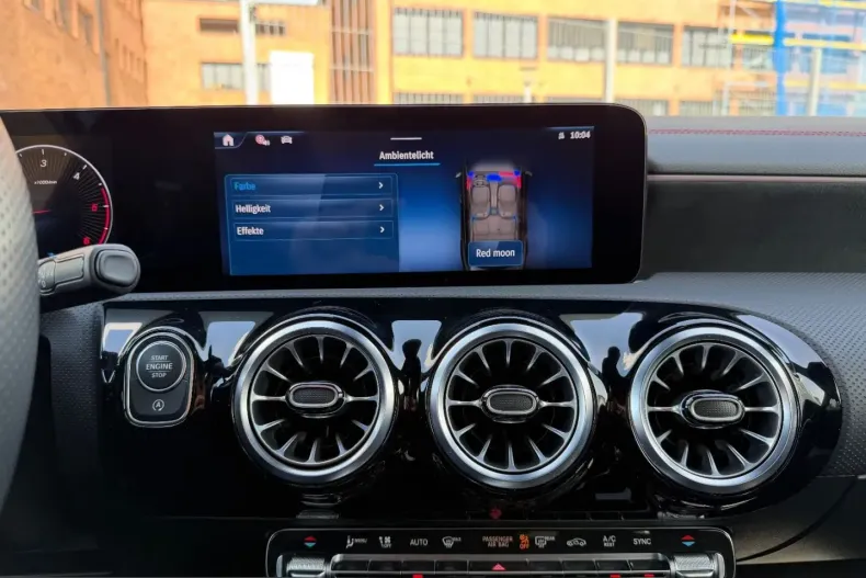 Mercedes-Benz CLA 200 (Clasa CLA) din 2024 cu 22.900 km - oferta MER226272 - foto 23
