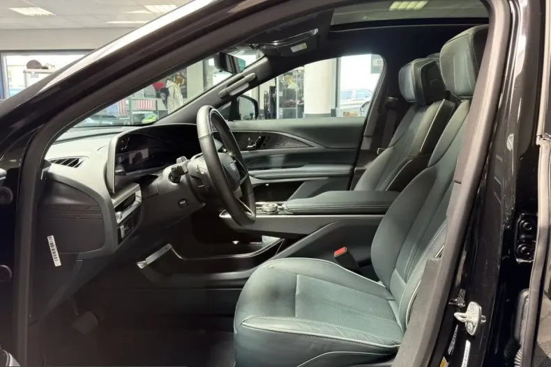Cadillac Lyriq din 2025 cu 23.593 km - oferta CAD226279 - foto 10