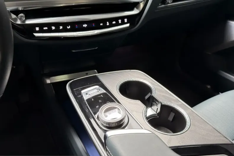 Cadillac Lyriq din 2025 cu 23.593 km - oferta CAD226279 - foto 16