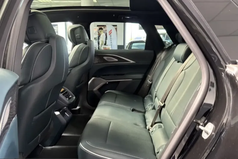 Cadillac Lyriq din 2025 cu 23.593 km - oferta CAD226279 - foto 22