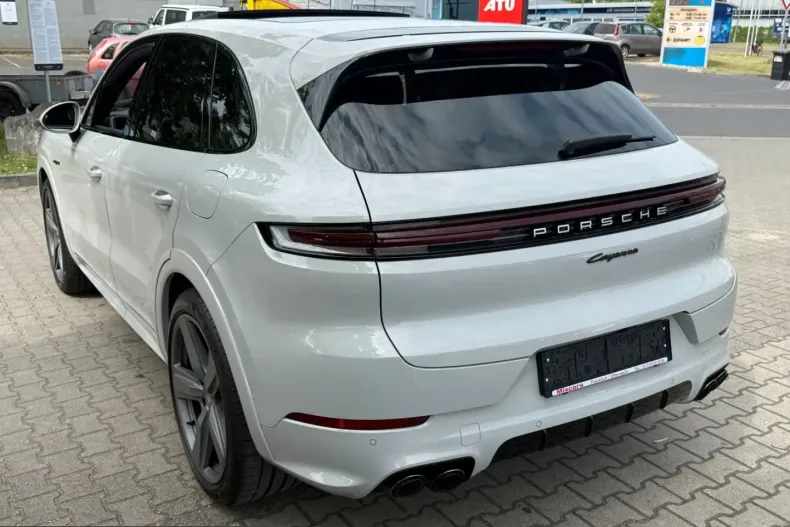 Porsche Cayenne din 2024 cu 55.787 km - oferta POR226281 - foto 8