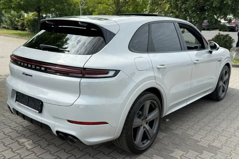 Porsche Cayenne din 2024 cu 55.787 km - oferta POR226281 - foto 10