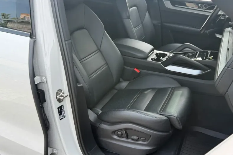 Porsche Cayenne din 2024 cu 55.787 km - oferta POR226281 - foto 16