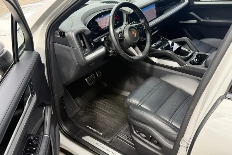Porsche Cayenne din 2024 cu 55.787 km - oferta POR226281 - foto 22
