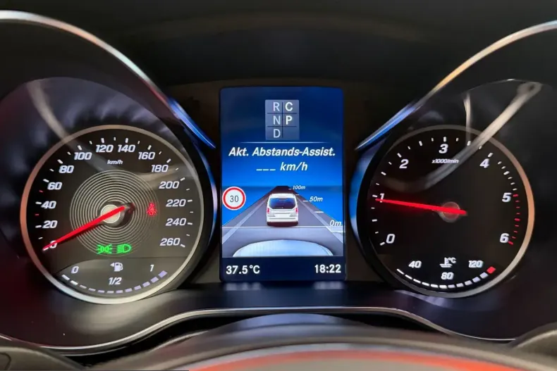 Mercedes-Benz V 300 (Clasa V) din 2023 cu 55.000 km - oferta MER226283 - foto 44